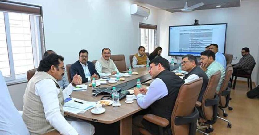 इंटीग्रेटेड प्रोजेक्ट मैनेजमेंट सिस्टम को शीघ्र क्रियान्वित करें : मंत्री श्री सिंह