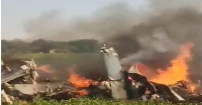 मध्य प्रदेश के शिवपुरी जिले में भारतीय वायुसेना का एक लड़ाकू विमान दुर्घटनाग्रस्त, दो पायलट घायल