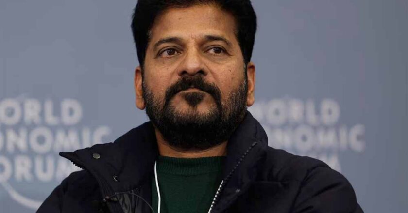 तेलंगाना में कांग्रेस के 10 विधायकों ने दिखाए तेवर, की गुप्त बैठक, रेवंत रेड्डी ने भी बुलाई इमरजेंसी मीटिंग