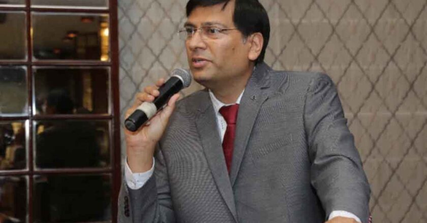 निराश्रित पशुधन के खुले में विचरण की समस्या के समाधान के लिए शासन सचिव पशुपालन ने लिखा जिला कलेक्टर्स को पत्र