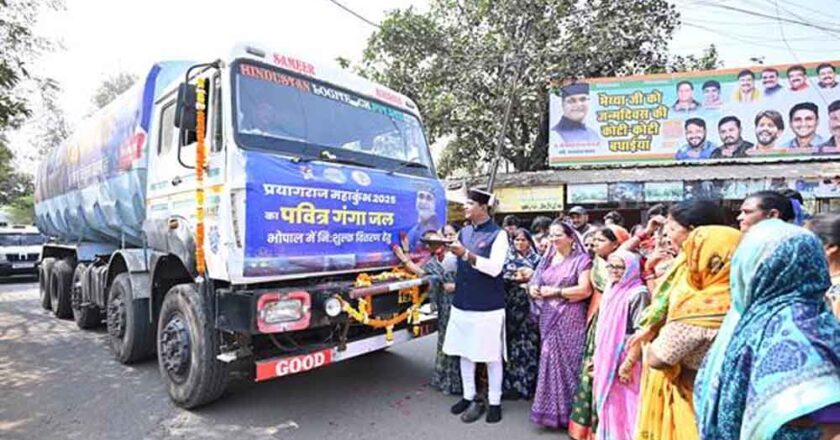 मंत्री सारंग ने कहा- नरेला विधानसभा के हर घर में होगा प्रयागराज महाकुंभ गंगा जल का वितरण