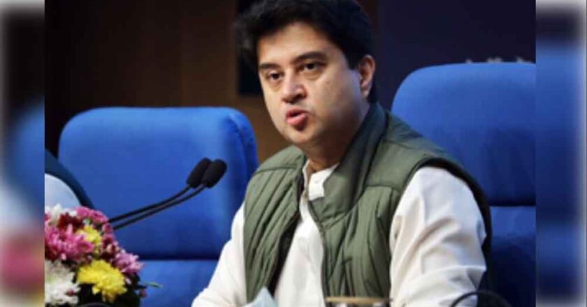 ग्लोबल समिट को लेकर कांग्रेस के आरोपों पर पलटवार करते हुए सिंधिया ने कहा कि कांग्रेस अपने गिरेबान में झांके