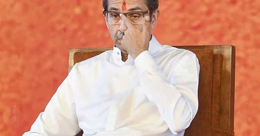 उद्धव सेना ने सांसदों को लेकर एडवाइजरी जारी कर दी, शिंदे गुट के नेताओं से मुलाकात न करने की दी नसीहत