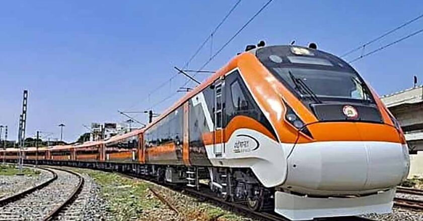 वंदे भारत स्लीपर ट्रेन तैयार होने के साथ भारतीय रेलवे लंबी दूरी की यात्रा में क्रांति लाने के लिए तैयार