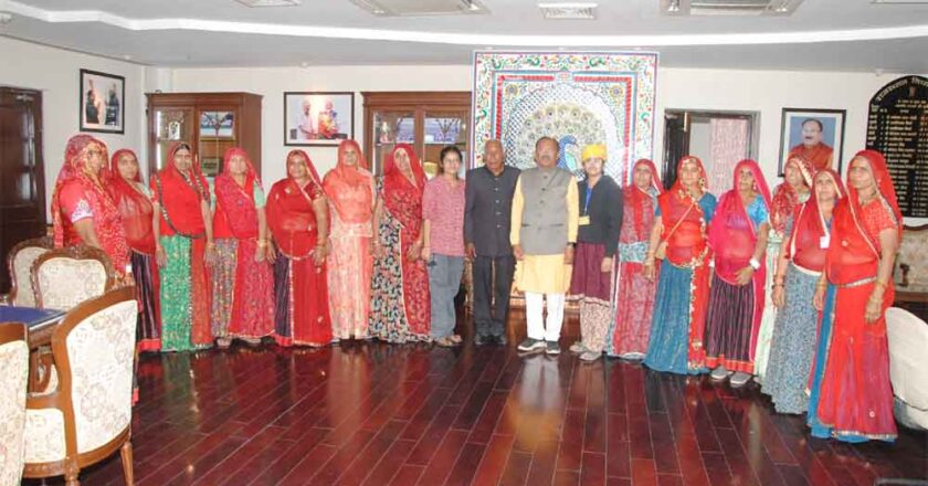 पचपदरा के ग्रामीणों ने देखी विधान सभा, विधान सभा देखने पर विधानसभा अध्यक्ष का जताया आभार