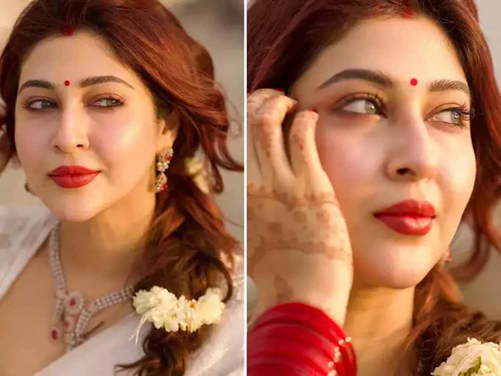 सोनारिका भदौरिया इंटरनेट पर लगाई आग