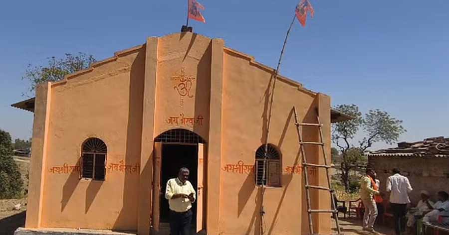 चर्च के पादरी रहे गौतम ने हिंदू धर्म में वापसी कर चर्च को मंदिर में बदलने का काम शुरू