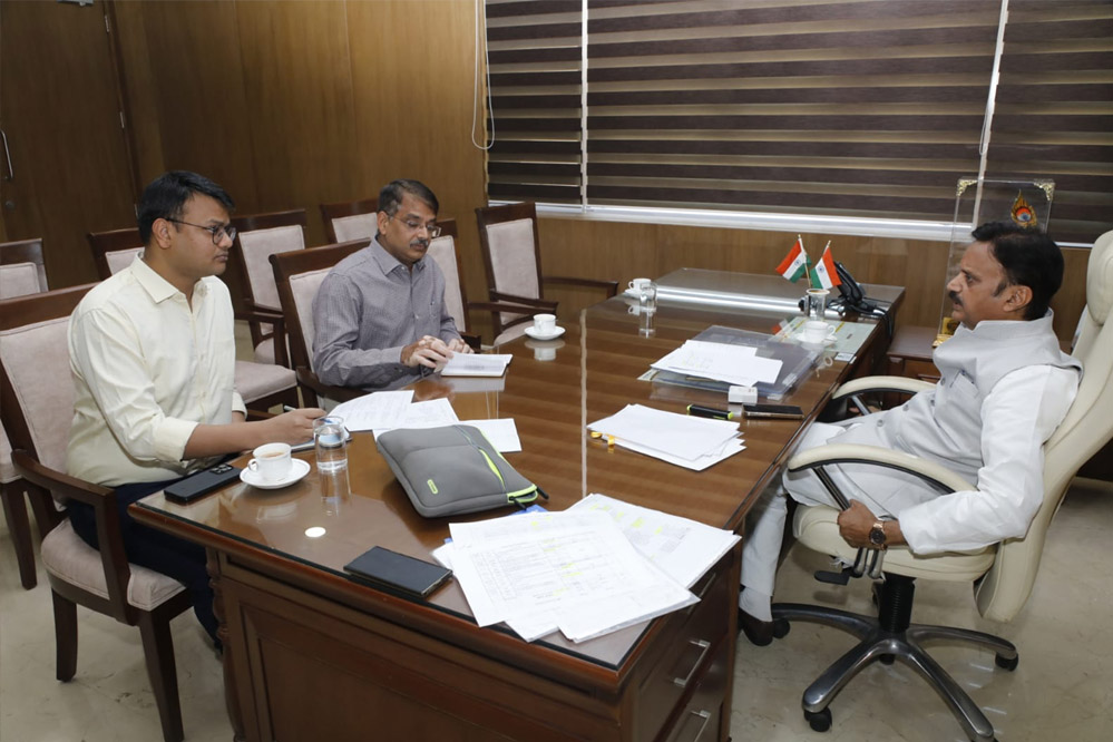 चिकित्सा शिक्षकों को पे-प्रोटेक्शन के लिये कैबिनेट प्रस्ताव प्रस्तुत करें: उप मुख्यमंत्री  शुक्ल