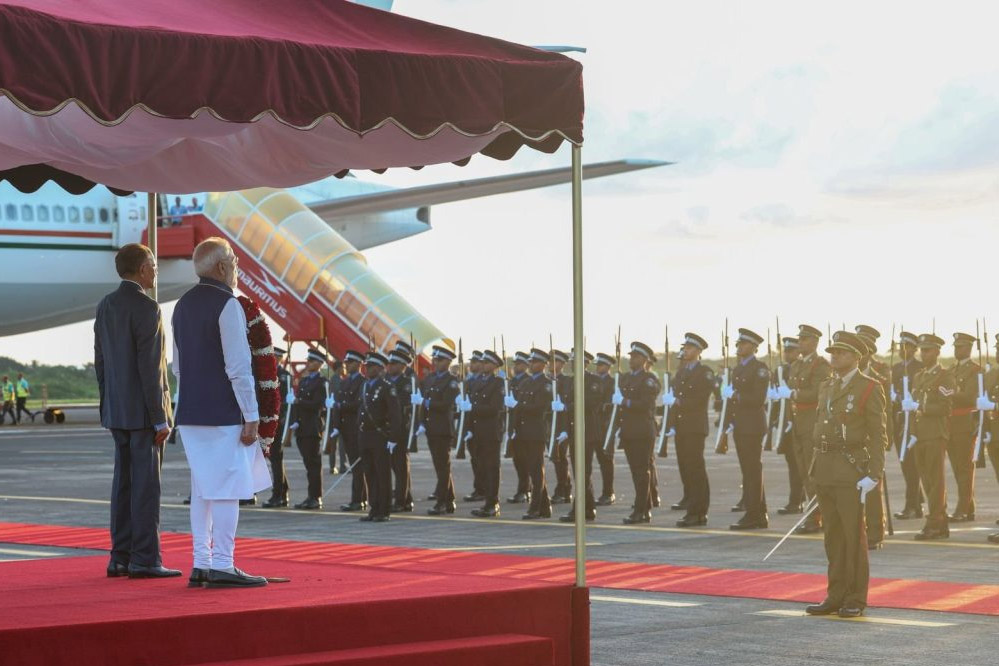 मॉरीशस में दिखा PM मोदी का जलवा, पीएम, डेप्युटी पीएम समेत पूरी कैबिनेट रही स्वागत में मौजूद, नेशनल डे में दिखेगी भारत की ताकत