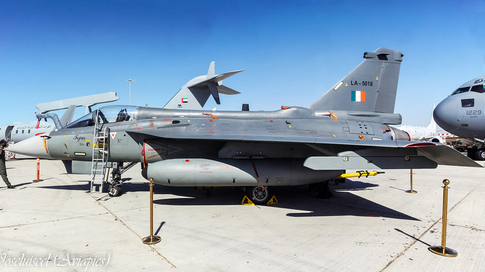 जनरल इलेक्ट्रिक महीने के अंत तक 99 GE-404 इंजनों में से पहला इंजन HAL को सौंपने की तैयारी में