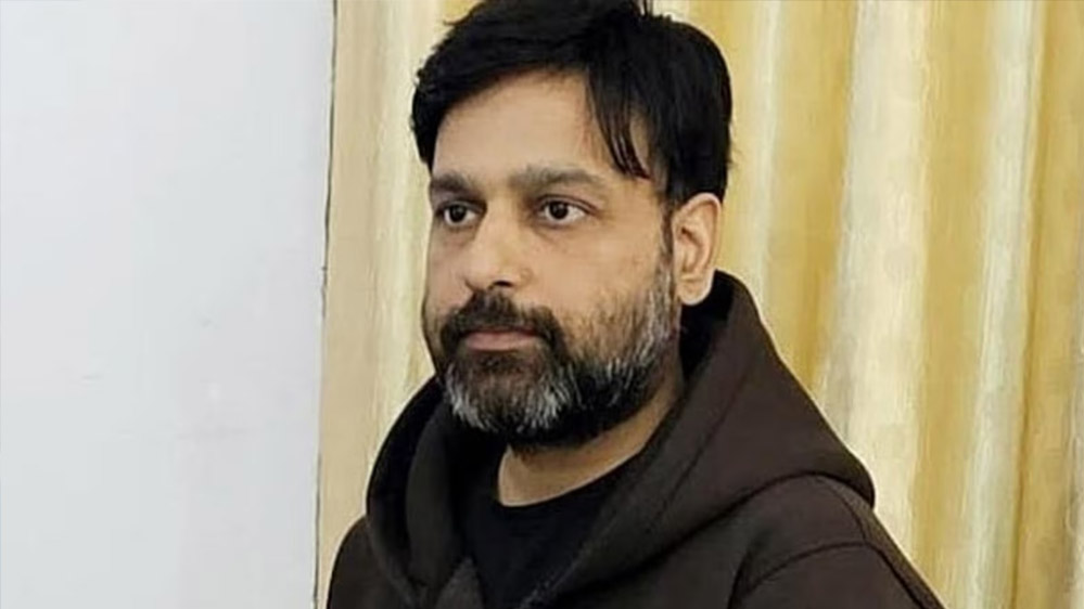 पूर्व कॉन्स्टेबल सौरभ शर्मा पर कसा शिकंजा, मां-बेटे पर पुलिस ने दर्ज किया केस