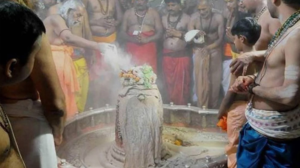 महाकाल मंदिर में भस्म आरती दर्शन में हो रहे भ्रष्टाचार को रोकने मंदिर समिति ने जन जागरूकता के प्रयास तेज किए