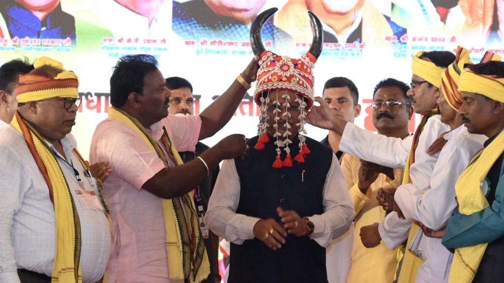 मुख्यमंत्री साय की उपस्थिति में जुड़े रिश्ते और संवरे भविष्य : नवविवाहितों को मिला आशीर्वाद, सामुदायिक भवन की मिली सौगात