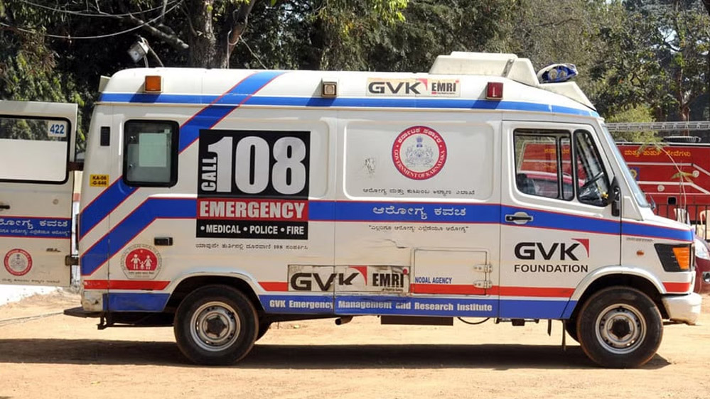 इंदौर में सड़क हादसों के मामले लगातार बढ़ रहे , जिससे 108 एंबुलेंस सेवा पर दबाव बढ़ा