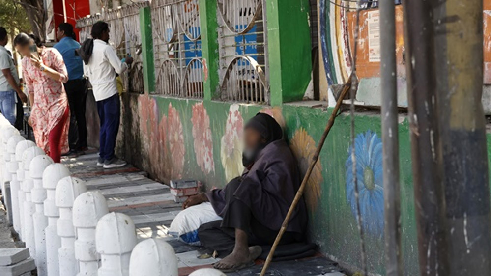 अब नहीं दर्ज होगी इंदौर में भीख देने पर एफआईआर, मंदिरों के बाहर फिर दिखने लगा भिक्षुकों का जमावड़ा