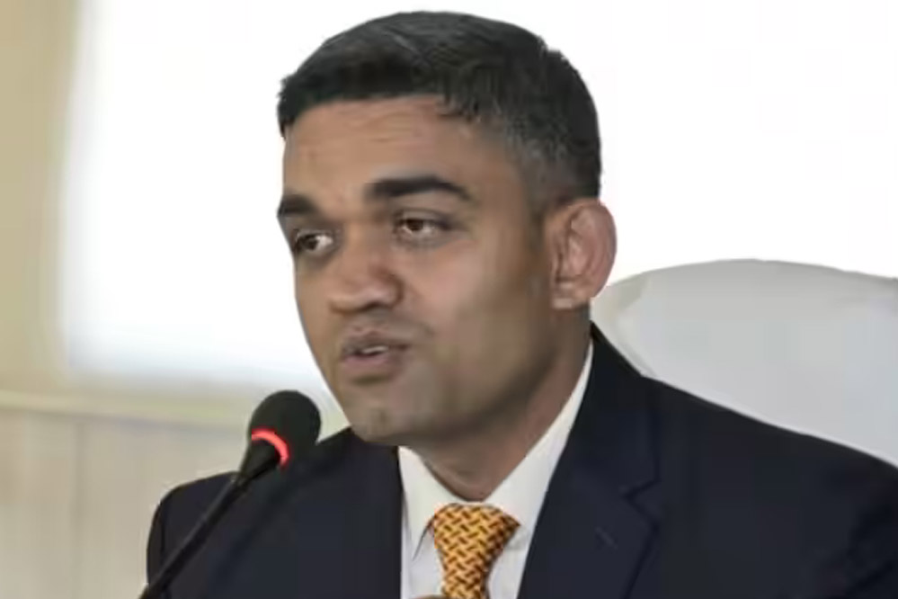 धार कलेक्टर ने माइनिंग इंस्पेक्टर को हटाया, मंत्री की शिकायत के बाद एक्शन