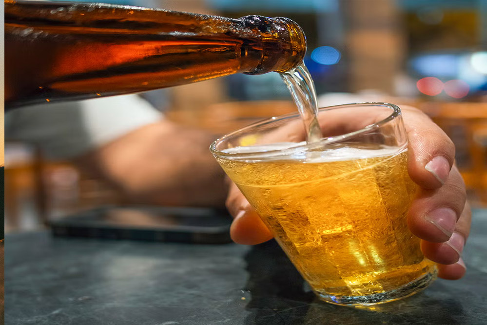 मध्य प्रदेश में एक बड़ा घोटाला, खपा दी 13 करोड़ की एक्सपायरी बीयर, रिकॉर्ड में बताया नष्ट कर दी