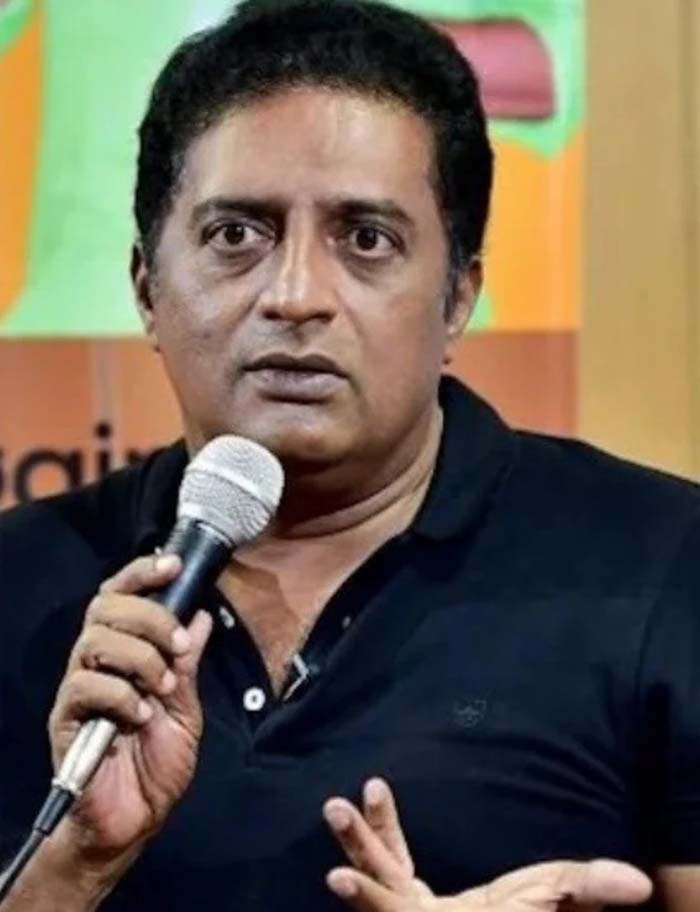 बालीबुड पर छाये संकट के बादल, 25 सितारों पर केस दर्ज