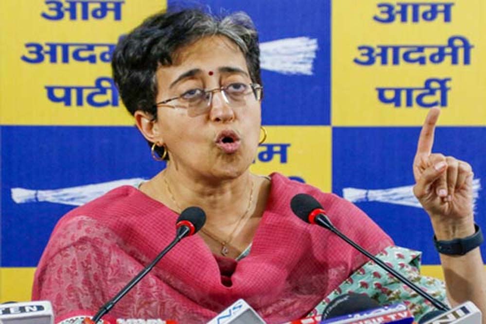 आतिशी ने भाजपा नेता और मंत्री प्रवेश वर्मा पर तीखा हमला बोला- ‘अधिकारियों से 10 प्रतिशत कमीशन मांग रहे मंत्री’