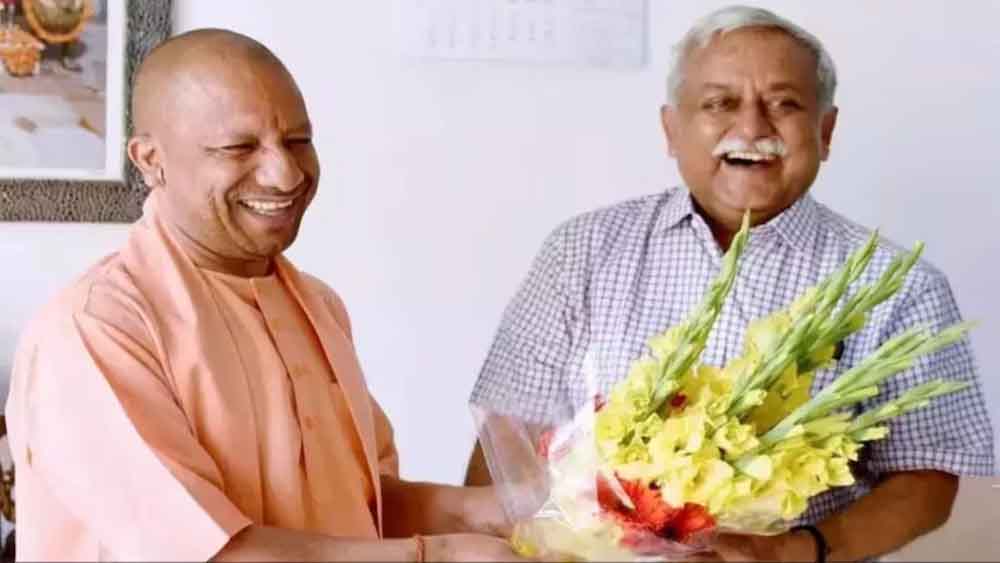 योगी आदित्यनाथ के सलाहकार अवनीश अवस्थी का कार्यकाल एक साल के लिए और बढ़ा दिया