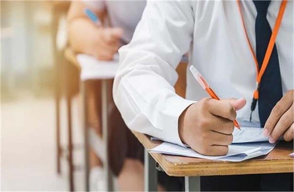 पंजाब के स्कूलों में चल रहे Exams के बीच दिया आदेश, अपने स्तर पर प्रश्न पत्र तैयार करें