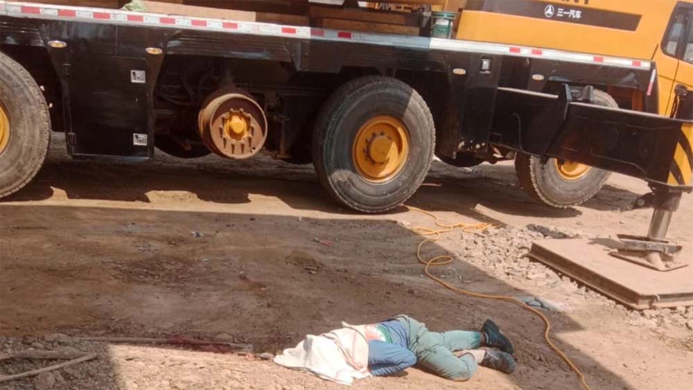 इंदौर-इच्छापुर नेशनल हाइवे के निर्माण कार्य में लगे दो मजदूरों की दुर्घटना में मौत