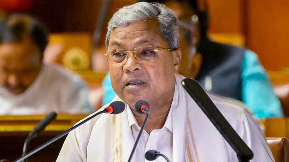 कर्नाटक हाईकोर्ट ने मुख्यमंत्री सिद्धारमैया की पत्नी पार्वती और राज्य सरकार में मंत्री भैरती सुरेश को दी बड़ी राहत