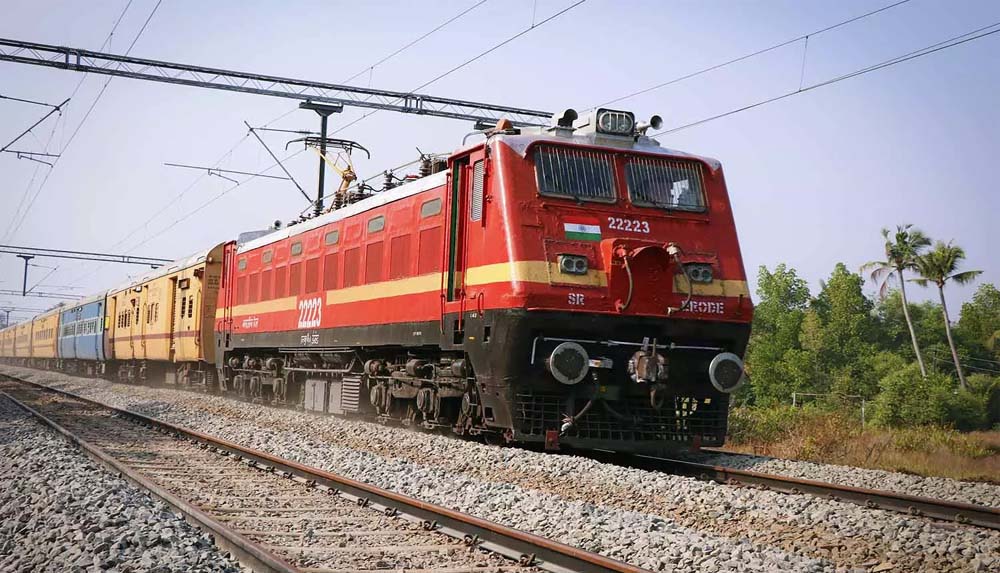 जम्मूतवी रेलवे स्टेशन का रीडिवेल्पमेंट का काम चल रहा है जिसके चलते जम्मू जाने वाली 7 ट्रेनों को किया रद्द