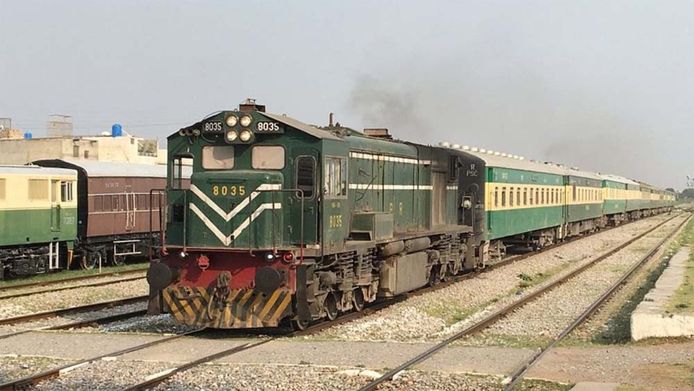 पाकिस्तान में ट्रेन हाईजैक: BLA की धमकी- एक्‍शन लिया तो सब मारे जाएंगे, 6 को उतारा मौत के घाट