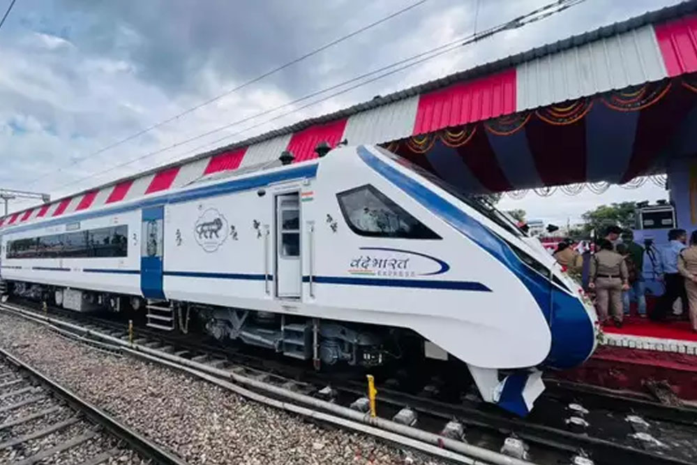 देश में दौड़ रही हैं कुल कितनी वंदे भारत एक्सप्रेस, जानें रूट से टाइम तक सब