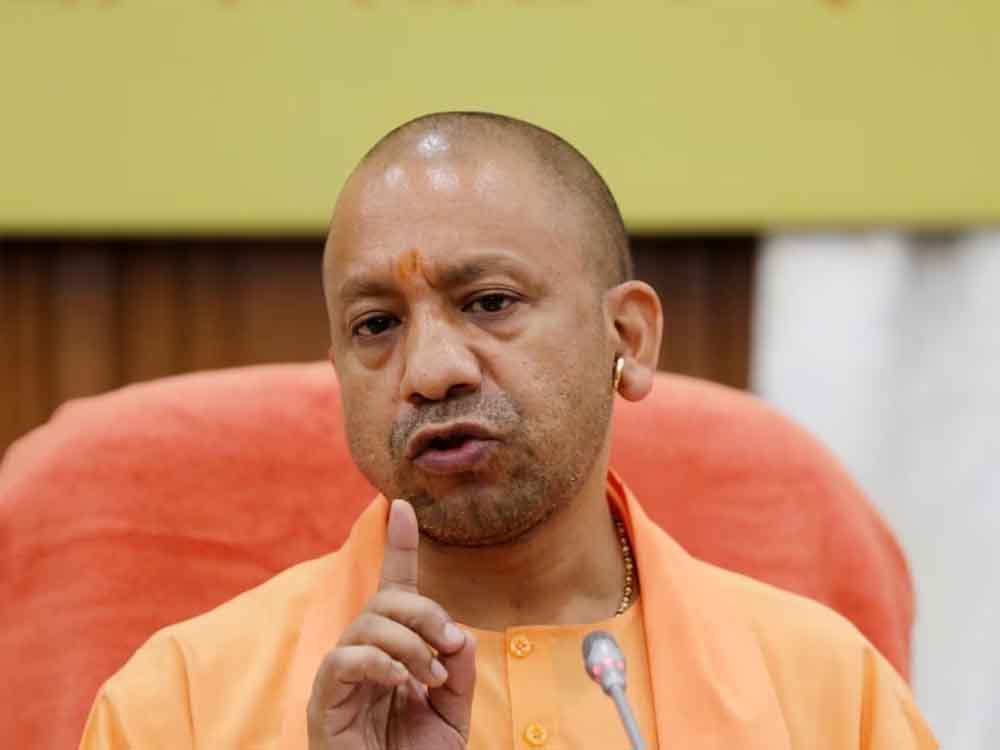 योगी सरकार ने कई आईजी-डीआईजी की जिम्मेदारियां बदलीं, यूपी में 8 आईपीएस के तबादले