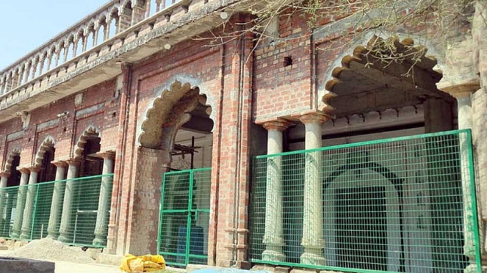 संभल में दरगाह विवाद: सरकारी जमीन पर कब्जे और अवैध वसूली का आरोप