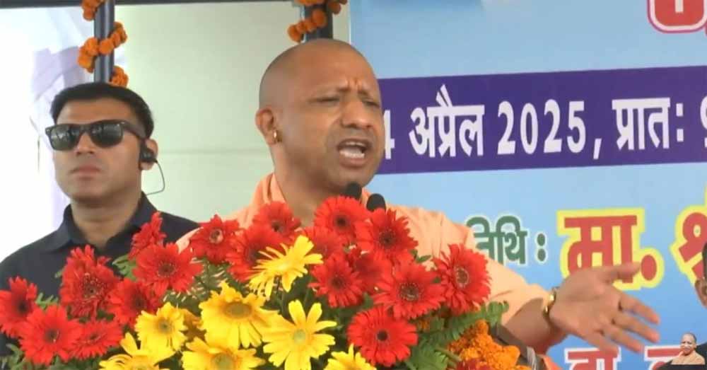 बाबा साहब अंबेडकर की जयंती के अवसर, कांग्रेस और समाजवादी पार्टी पर सीएम योगी ने किया हमला