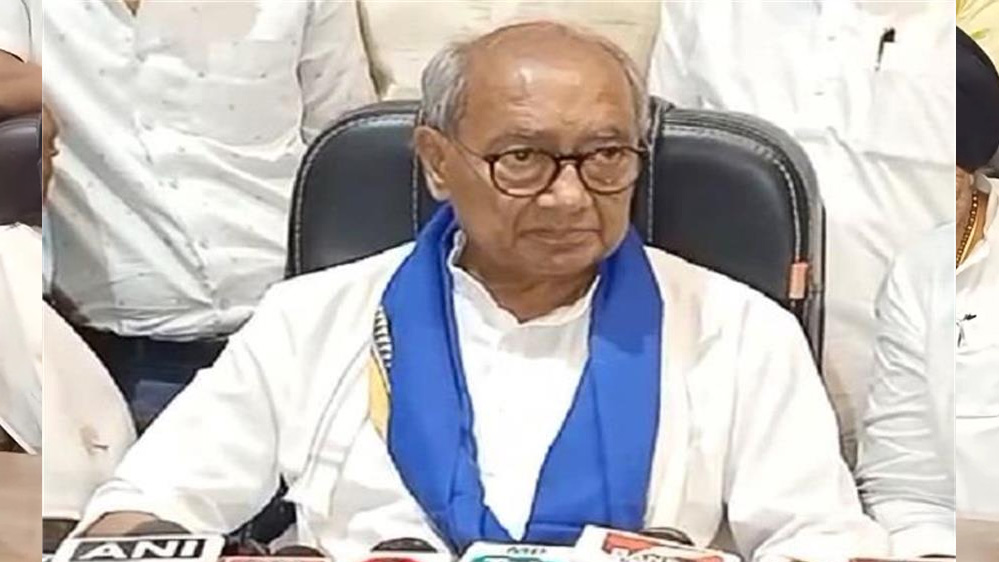 दिग्विजय सिंह ने वक्फ बिल के विरोध में पश्चिम बंगाल में हो रही हिंसा के लिए आरएसएस को जिम्मेदार ठहराया