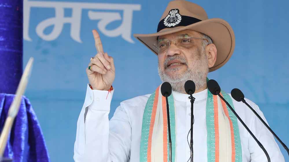 केंद्रीय गृहमंत्रीअमित शाह ने सीआरपीएफ के 86 वें स्थापना दिवस पर सीआरपीएफ ग्रुप सेंटर परेड ग्राउंड नीमच में परेड का निरीक्षण किया