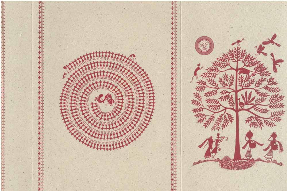 विधायक अर्चना चिटनिस के बेटे की शादी का कार्ड चर्चा में, केले के रेशे, गोबर और पावरलूम कपड़े से तैयार किया आमंत्रण पत्र