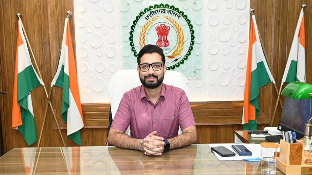 राजस्व पखवाड़ा में किसानों के नामांतरण, बंटाकन, नक्शा अपडेशन आदि कार्यों का स्थल पर निराकरण करें – कलेक्टर लंगेह