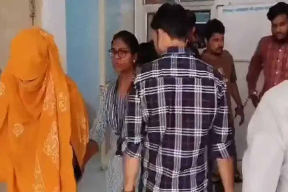 आश्रम के सचिव को 26 दिन डिजिटल अरेस्ट रख 2.52 करोड़ ठगे, MP की सबसे बड़ी साइबर ठगी, 6 गिरफ्तार, बैंक मैनेजर-कैशियर पर भी शक