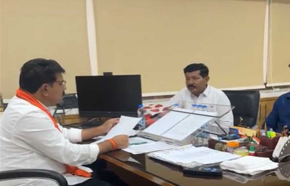 छत्तीसगढ़ रह रहे पाकिस्तानी हिन्दुओं ने गृहमंत्री विजय शर्मा से लगाई गुहार…. वापस न भेजें