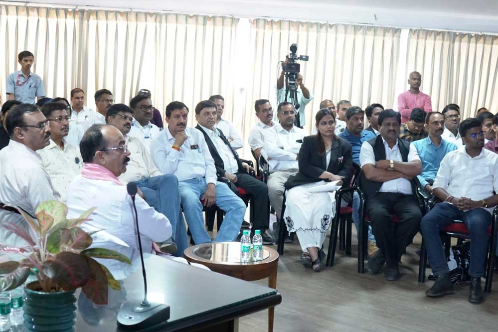 उप मुख्यमंत्री अरुण साव ने अधिवक्ताओं के साथ सुनी ‘मन की बात’