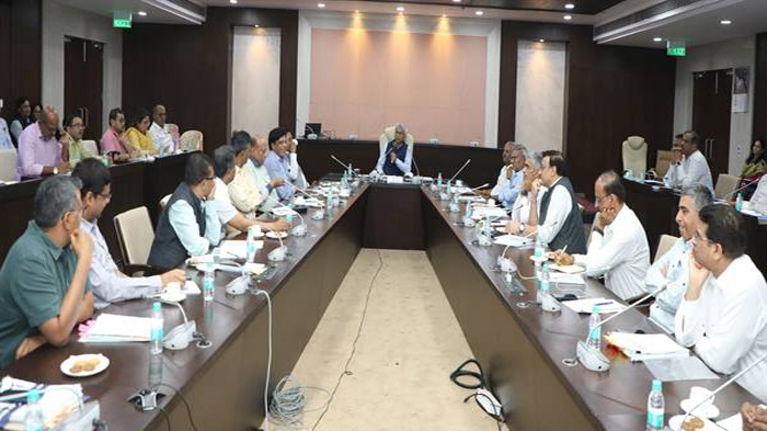 मुख्य सचिव ने की मंत्रालय में समस्त विभागों की समीक्षा
