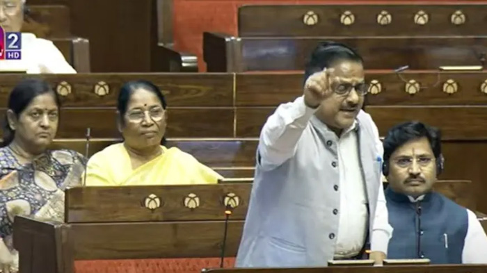 मंत्री किरेन रिजिजू ने वक्फ संशोधन विधेयक 2024 राज्यसभा में पेश कर दिया, बीजेपी सांसद ने फिल्मी गुंडों से की वक्फ बोर्ड की तुलना