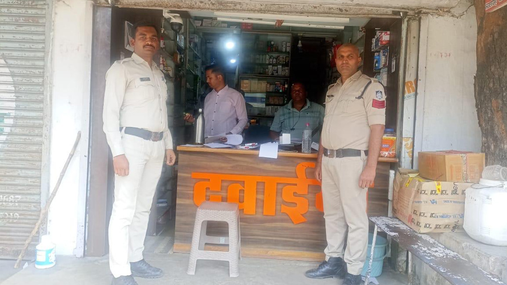 थाना रामनगर पलिस तथा औषधि निरीक्षक अनूपपुर की संयुक्त टीम द्वारा मेडिकल दुकानों का किया गया निरीक्षण