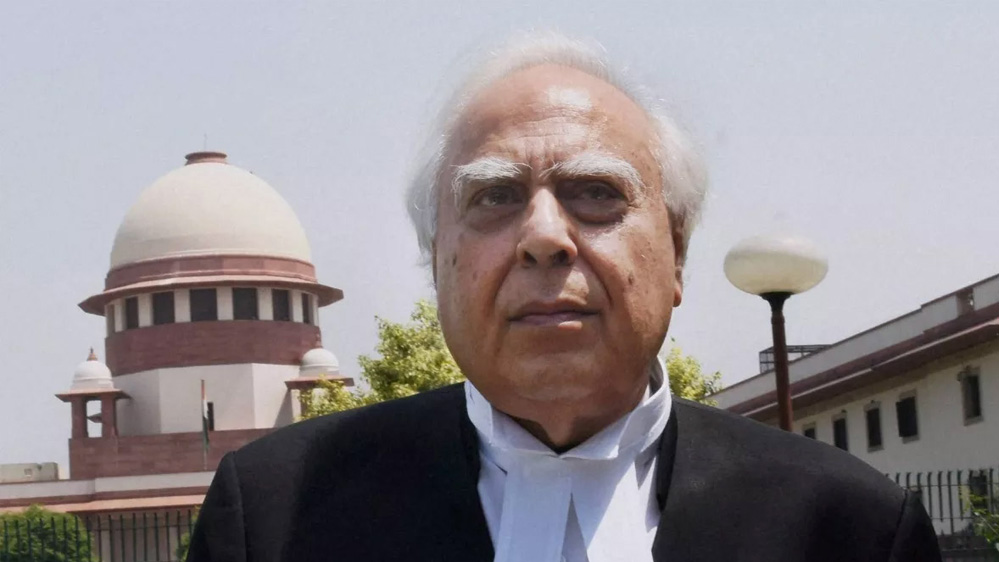 सुप्रीम कोर्ट में वक्फ संशोधन बिल पर अब तक 6 याचिकाएं, कानून की वैधता को चुनौती, उठाए गए ये सवाल