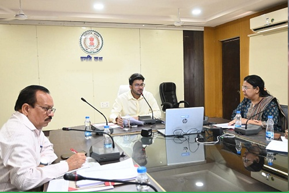 गरियाबंद : राजस्व पखवाड़ा के दूसरे दिन 365 आवेदनों का किया गया निराकरण