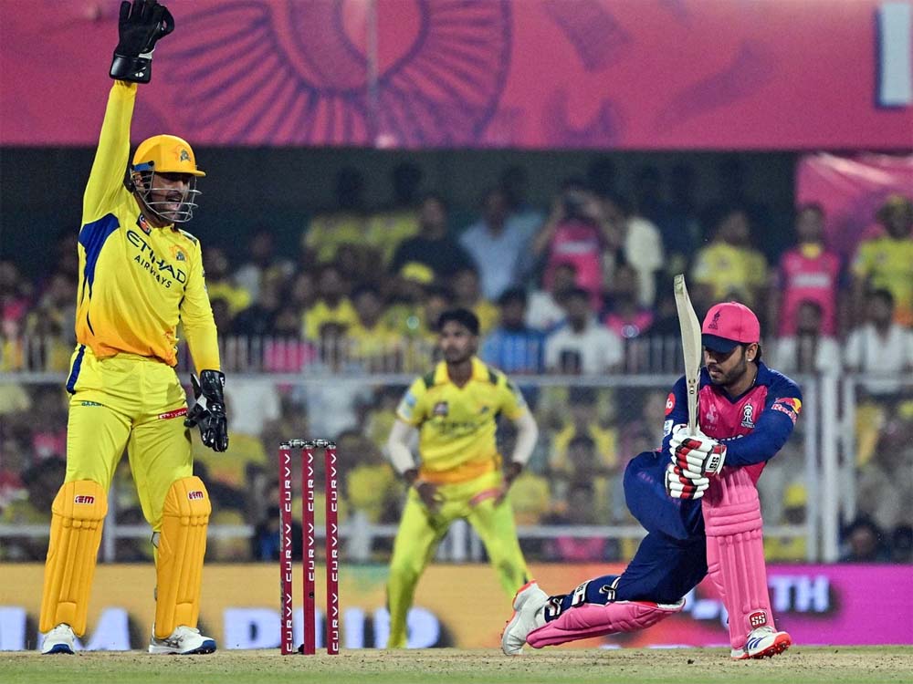 चेन्नई सुपर किंग्स के महेंद्र सिंह धोनी को टीम के ही एक खिलाड़ी ने अपना क्रिकेटिंग फादर बताया, दिल खोलकर की तारीफ