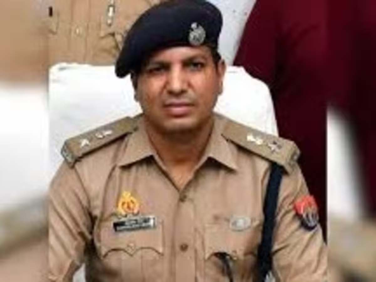 मोदी की नाराजगी के बाद वाराणसी गैंगरेप मामले में कमिश्नरेट के वरुणा जोन के डीसीपी चंद्रकांत मीणा को हटाया