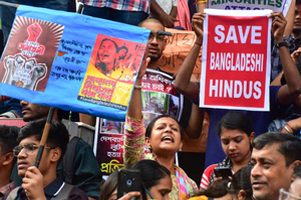 बांग्लादेश में हिंदू प्रिंसिपल को कथित तौर पर बंधक बनाया, झूठे आरोप लगाकार इस्तीफा देने पर किया मजबूर