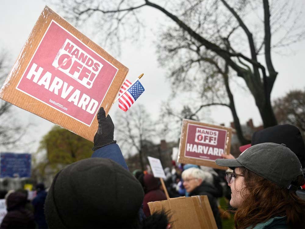 अमेरिका के राष्ट्रपति डोनाल्ड ट्रंप ने हार्वर्ड यूनिवर्सिटी को एक और धमकी दी, ‘टैक्स छूट भी कर देंगे खत्म’