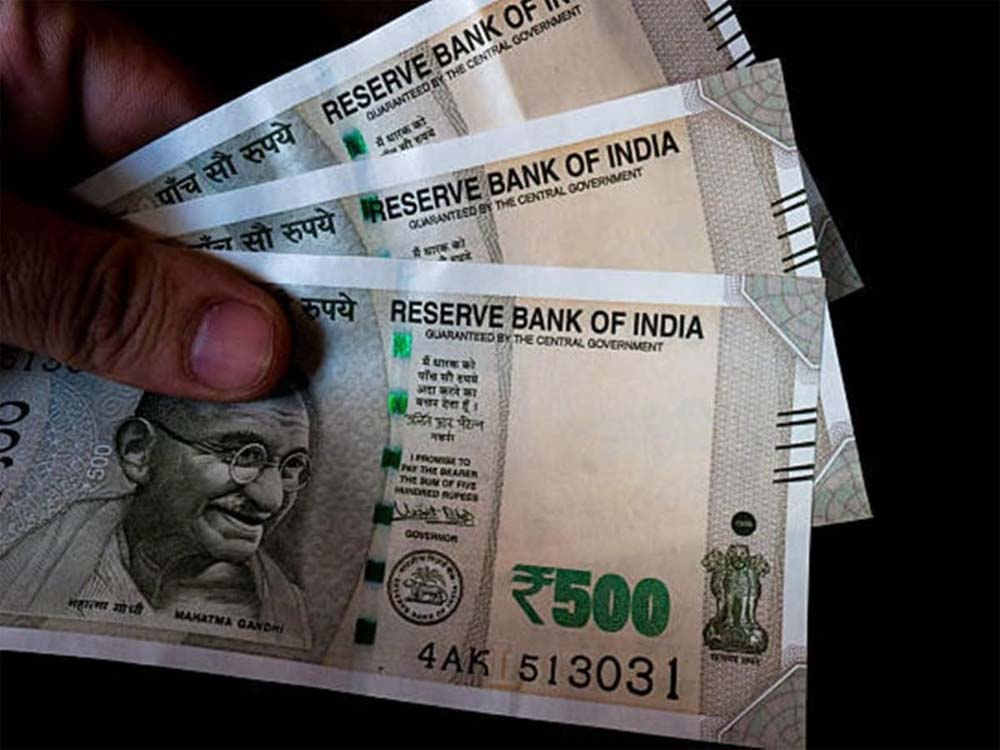 इनकम टैक्स डिपार्टमेंट ने 200 करोड़ रुपये की काली कमाई से खरीदी गई संपत्तियों को किया जब्त